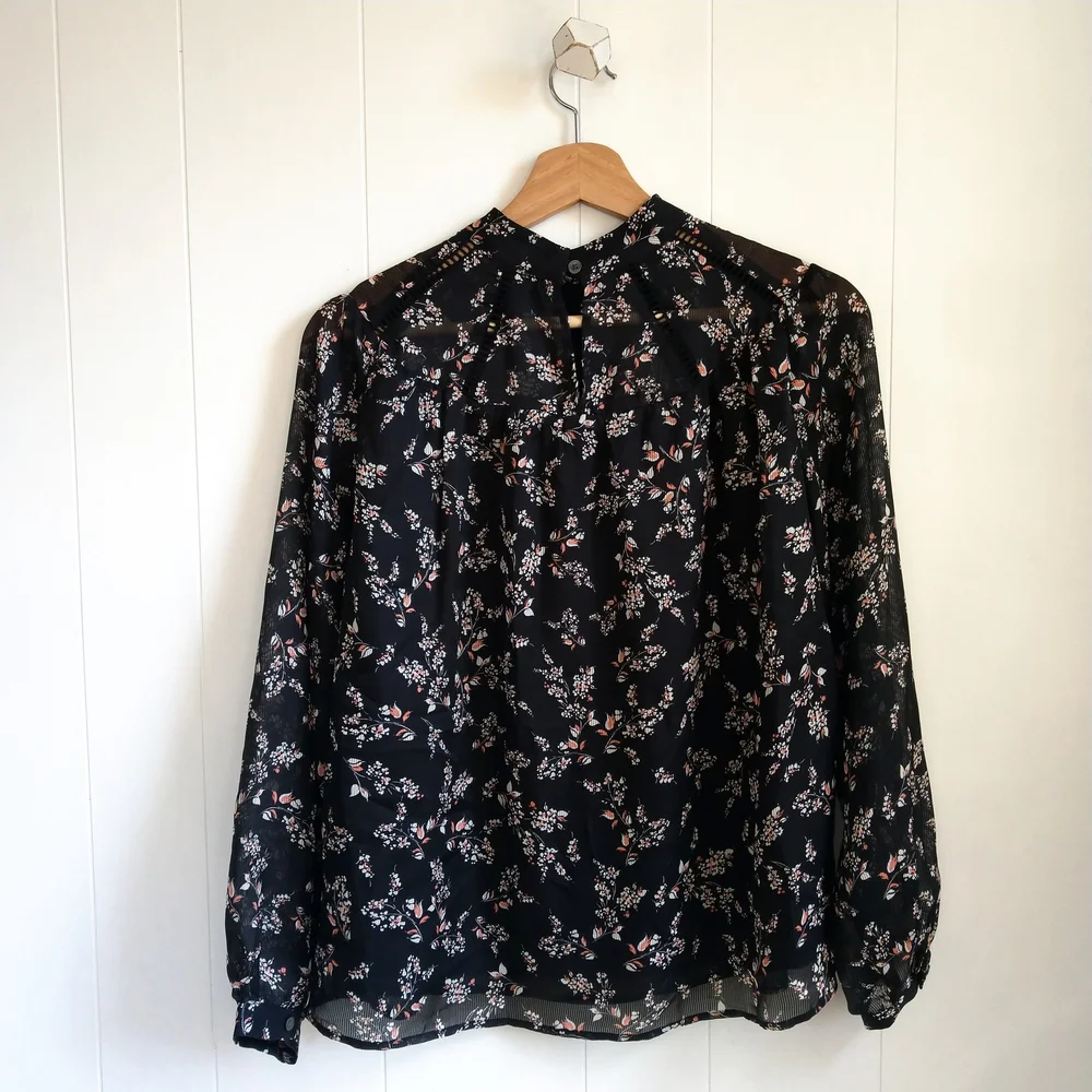 Ann Taylor print black detail